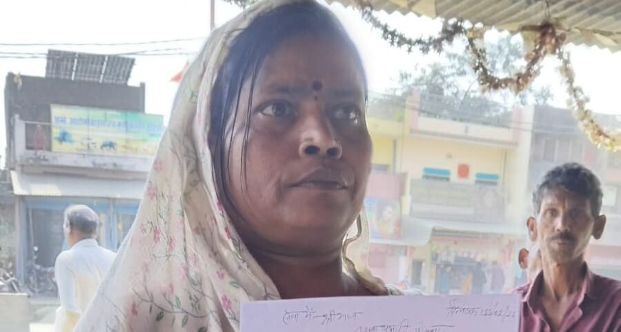 गोरखपुर के गोला में अवैध प्रसव केंद्र पर महिला की मौत की घटना।